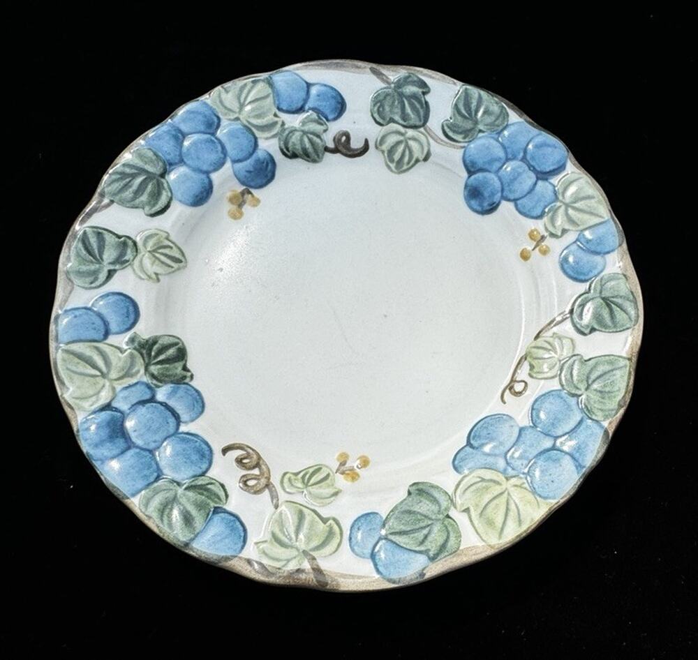 Metlox Poppy Trail Sculptured Blue Grape Salad Plate -A36